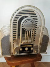 Charger l'image dans la galerie, radio vintage marylin cicena 1980 neon clignotant