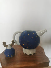 Charger l'image dans la galerie, Théière design des années 1990, série Ergo par Goebel. Memphis milano