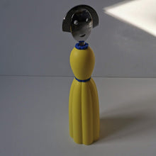 Charger l'image dans la galerie, Poivrier crée par Alessandro Mendini pour Alessi en 1998, Anna G