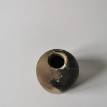 Charger l'image dans la galerie, Soliflore en grès enfumé, Raisa Salvador