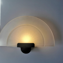 Charger l'image dans la galerie, Paire d'appliques Diva produit par Arteluce sur la conception d'Ezio Didone en 1987.