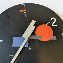 Charger l'image dans la galerie, HORLOGE MURALE VINTAGE CONSTRUCTIVISTE DE NICOLAÏ CANETTI POUR ARTEC. USA. Memphis milano