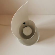 Charger l'image dans la galerie, Lampe vintage Samuel Parker, Lucia, 1990