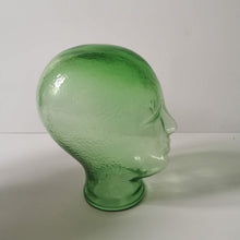 Charger l'image dans la galerie, Tête à chapeau vintage en verre, marotte