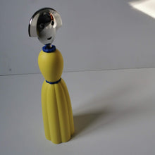Charger l'image dans la galerie, Poivrier crée par Alessandro Mendini pour Alessi en 1998, Anna G