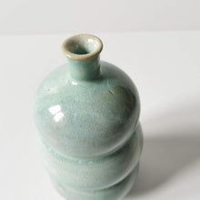 Charger l'image dans la galerie, Soliflore grès émaillé, vert d'eau, trois arrondis , Raisa Salvador