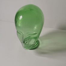 Charger l'image dans la galerie, Tête à chapeau vintage en verre, marotte