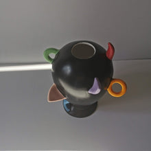 Charger l'image dans la galerie, Vase sculptural des années 80