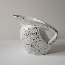 Charger l'image dans la galerie, Vase ou Pichet décoratif 1985 moucheté