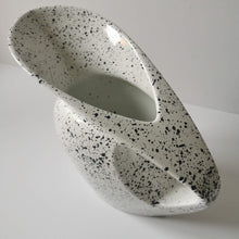 Charger l'image dans la galerie, Vase ou Pichet décoratif 1985 moucheté