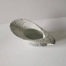 Charger l'image dans la galerie, Vase ou Pichet décoratif 1985 moucheté