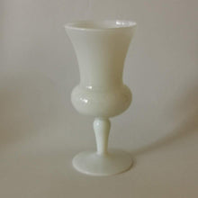 Charger l&#39;image dans la galerie, vase opaline blanc - Maison Panache
