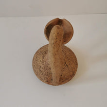 Charger l'image dans la galerie, Carafe ou vase de style antique en terre cuite de forme libre.