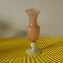 Charger l'image dans la galerie, vase en opaline rose - Maison Panache