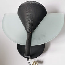 Charger l&#39;image dans la galerie, Paire appliques style Memphis 1980-1989
