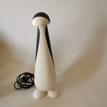 Charger l&#39;image dans la galerie, lampe pingouin des années 90
