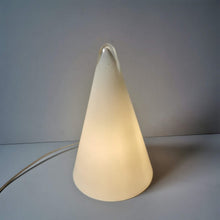 Charger l&#39;image dans la galerie, Lampe teepee vintage, SCE, 1990
