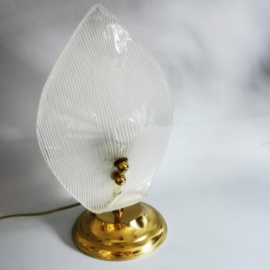Lampe vintage italienne en forme de feuille laiton et verre