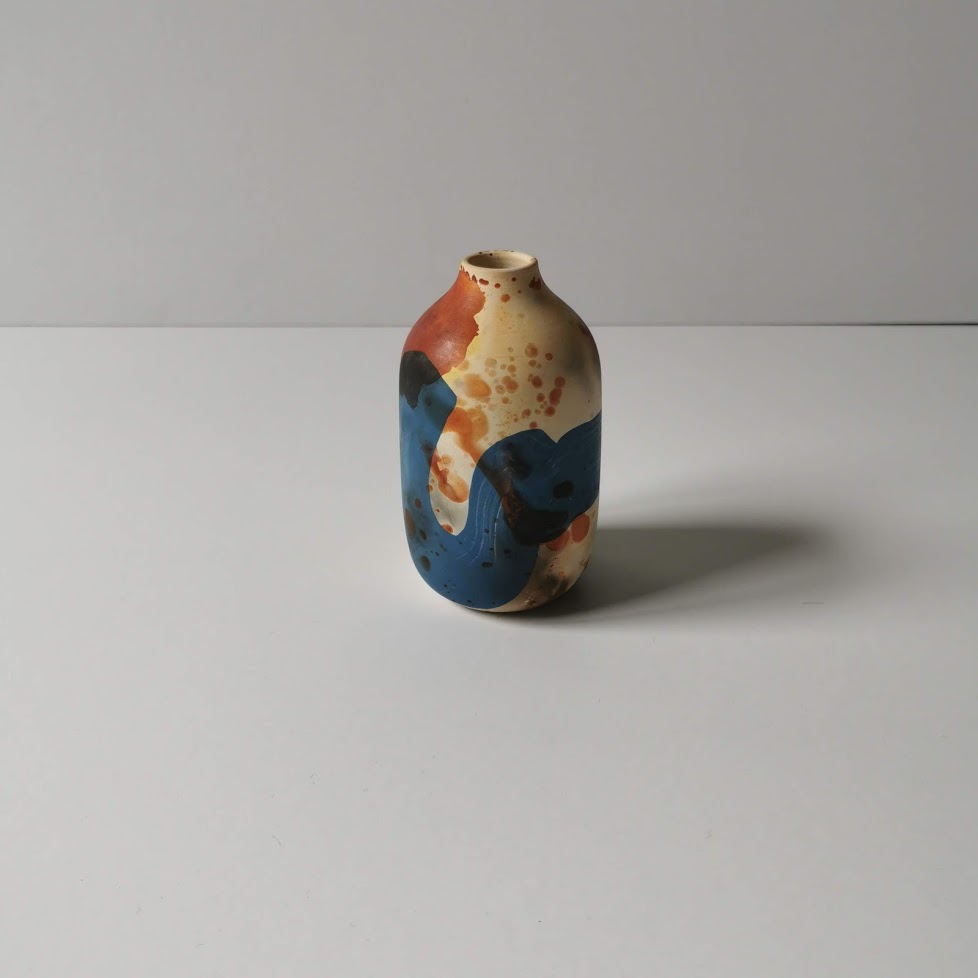 Soliflore en porcelaine enfumée, Raisa Salvador