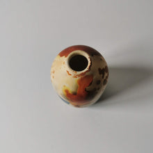 Charger l&#39;image dans la galerie, Soliflore en porcelaine enfumée, Raisa Salvador
