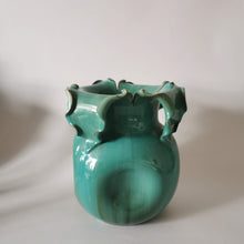 Charger l&#39;image dans la galerie, Vase boule en céramique verte faience dans le goût de Massier, Vallauris, Art Nouveau
