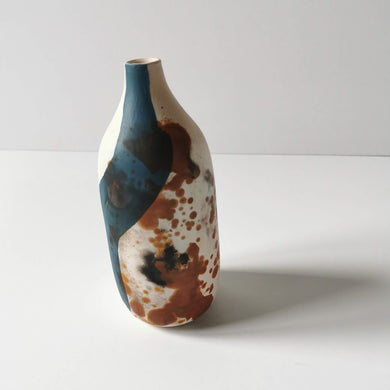 Vase ou Soliflore en porcelaine enfumée, Raisa Salvador