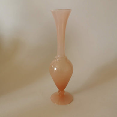 Vase tendance en opaline rose vintage